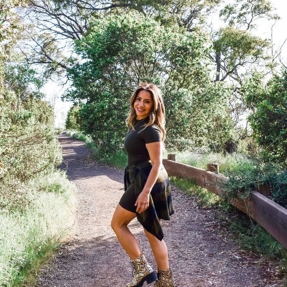 Meet your Posher, Steph - Picture 2 of 2